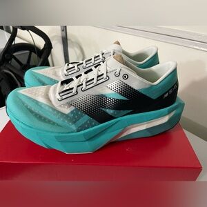 New balance super comp elite v4. New in box.